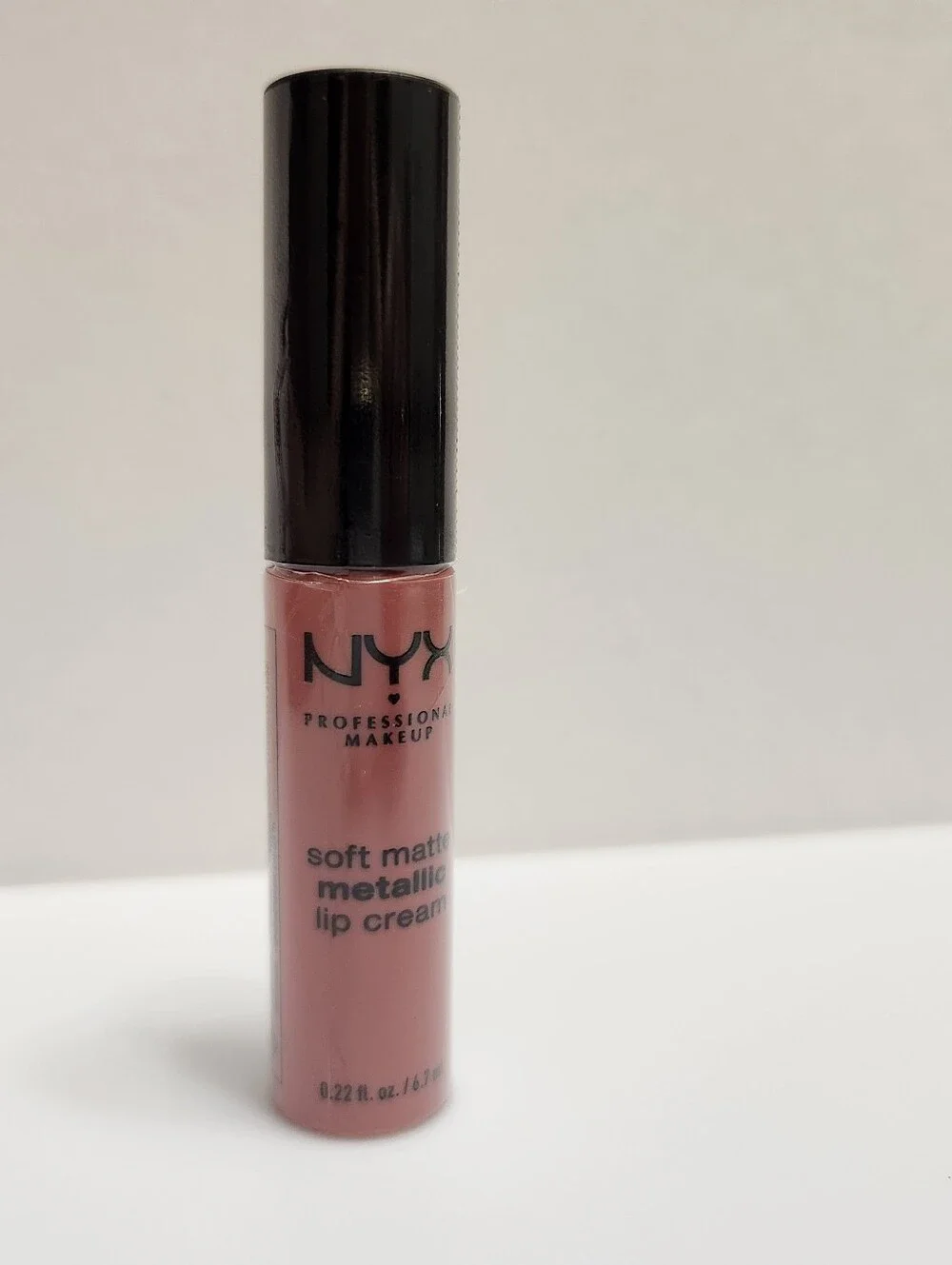 #Milan NYX Professional Makeup Soft Matte Metallic Lip Cream